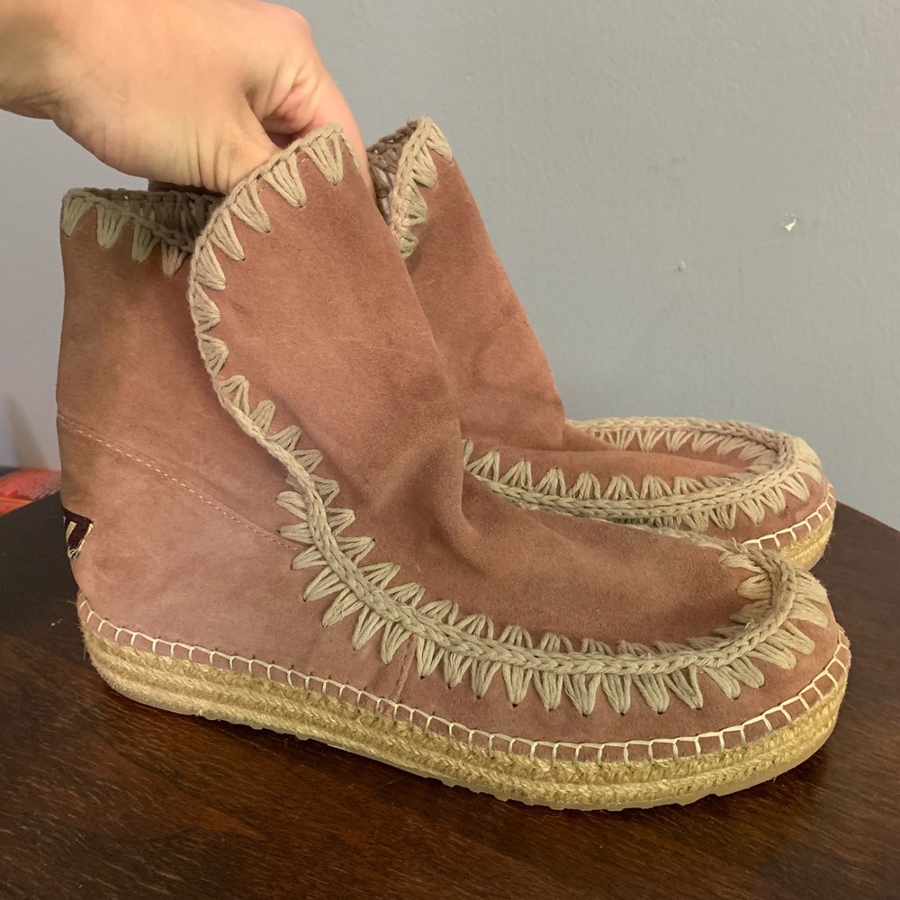MOU Sheepskin Ankle Eskimo Shearling Boots Size 10.5